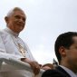 Бенедикт XVI помиловал своего бывшего дворецкого, укравшего секретные документы
