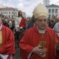 Епископы Франции собираются возродить древнюю традицию совершения общей молитвы за страну