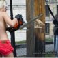 FEMEN едет пилить кресты в Россию